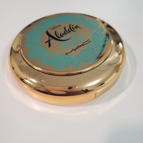MAC Disney x Aladdin Powder Blush / bronzer - Your wish is my command - Picture 9 of 17